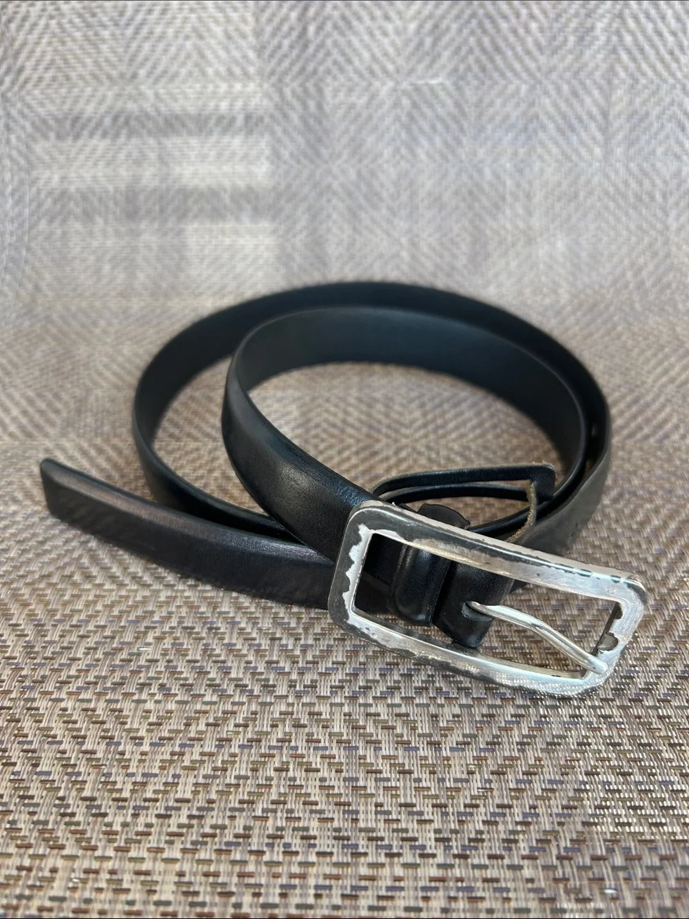 Eddie Bauer Black Leather Belt with Silver Buckle. Size M. Made in Italy.
